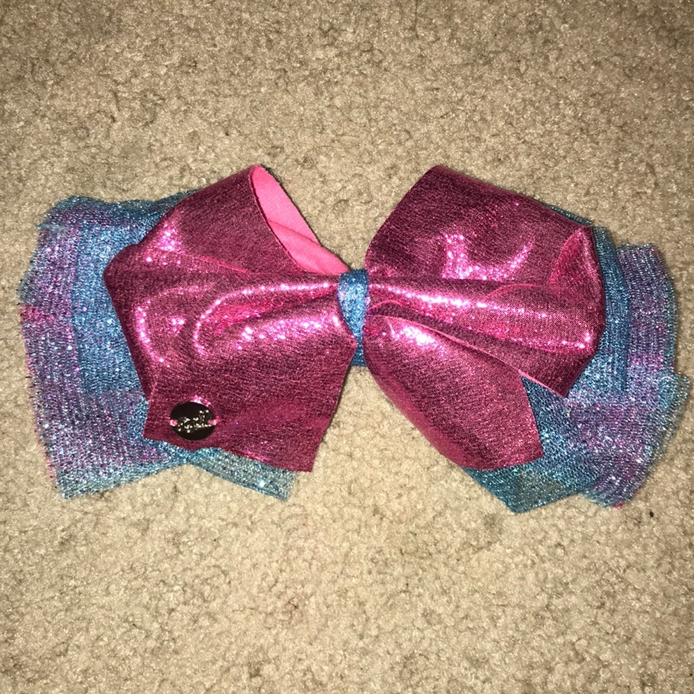 Jojo Siwa bow